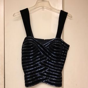 Fitted velvet crop top